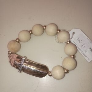 Elegant Gold and Cream Beaded Bracelet